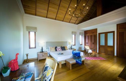 Hotel Le Menara Khao Lak Beachfront Villa & Resort