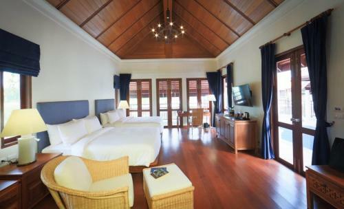 Hotel Le Menara Khao Lak Beachfront Villa & Resort