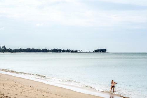 Hotel Le Menara Khao Lak Beachfront Villa & Resort