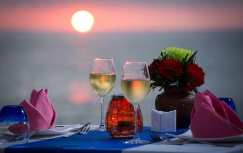 Hotel Le Menara Khao Lak Beachfront Villa & Resort