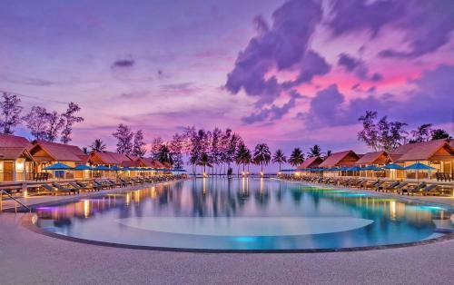 Hotel Le Menara Khao Lak Beachfront Villa & Resort