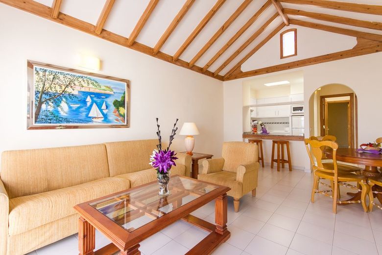 Hotel Sands Beach Resort