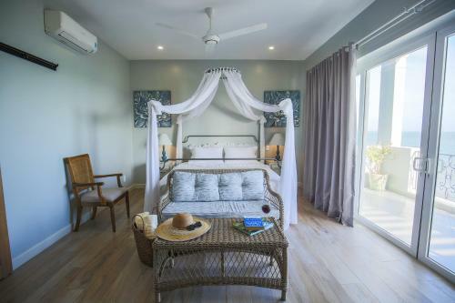 Hotel Serenity By The Sea