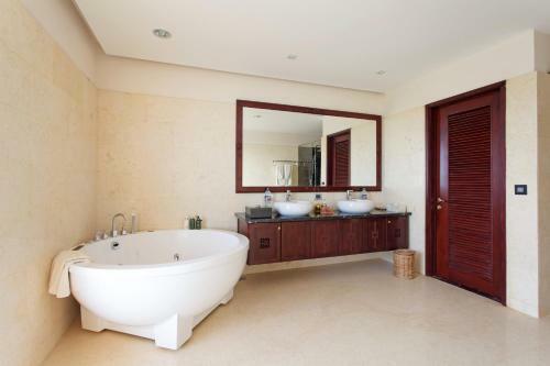 Hotel Takalau Residence & Resort