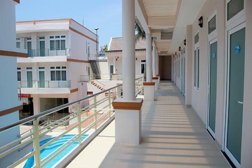 1001 Nights Hotel