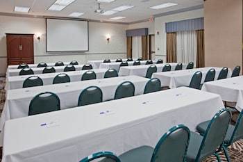 Holiday Inn Express Hotel & Suites College Station