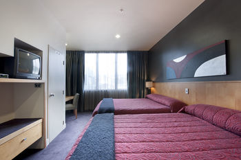 Hotel S/circle Southern Cross