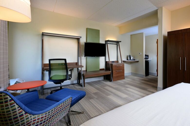Holiday Inn Express Hotel & Suites Research Triangle Park