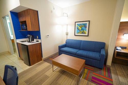 Holiday Inn Express Hotel & Suites Ontario