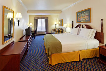 Holiday Inn Express Hotel & Suites San Pablo