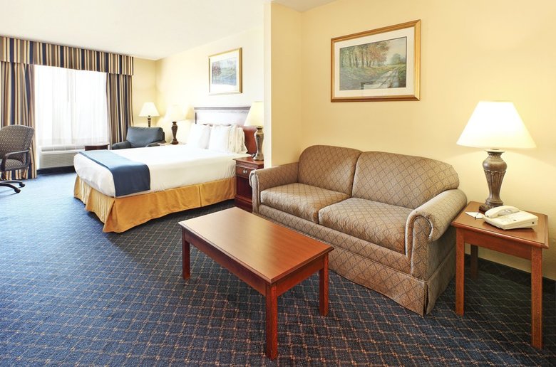 Holiday Inn Express Hotel & Suites Mountain Home