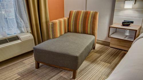 Holiday Inn Express Hotel & Suites London