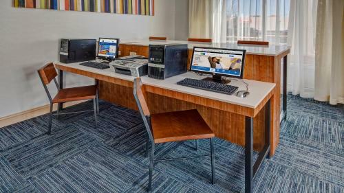 Holiday Inn Express Hotel & Suites London