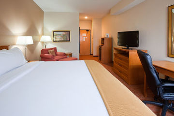 Holiday Inn Express Hotel & Suites Worthington
