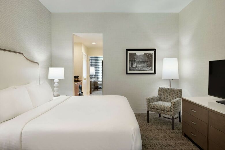 Hotel Embassy Suites Phil/valley For