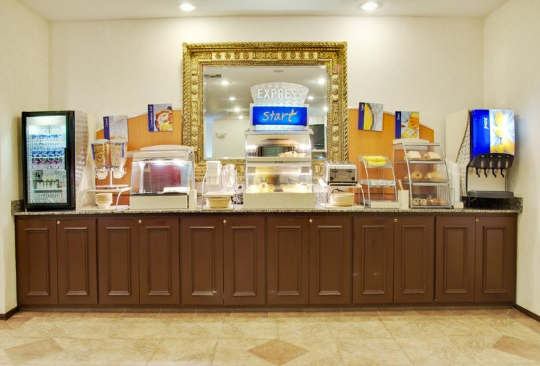 Holiday Inn Express Hotel & Suites Livingston