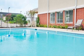 Holiday Inn Express Hotel & Suites Livingston