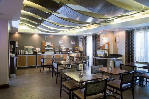 Holiday Inn Express Hotel & Suites Oxford