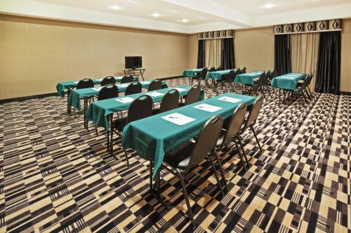 Holiday Inn Express Hotel & Suites Jacksonville