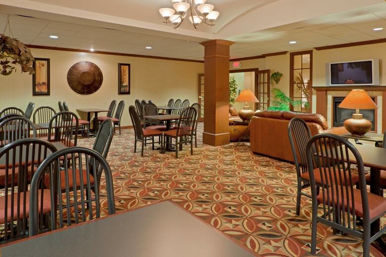 Holiday Inn Express Hotel & Suites Kent State University