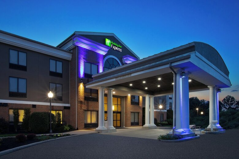 Holiday Inn Express Hotel & Suites Kent State University