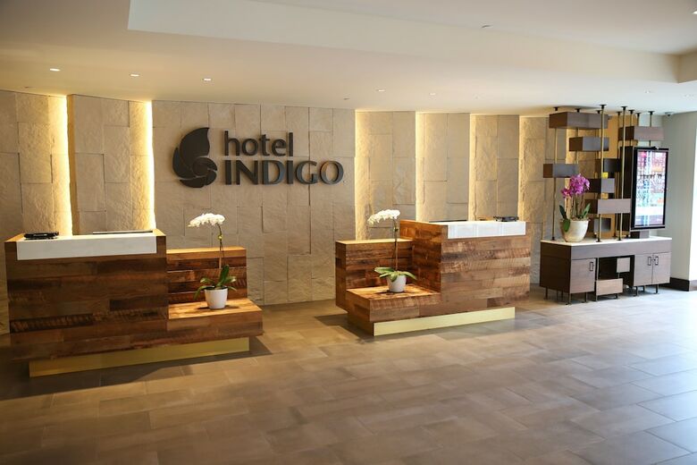 Hotel Indigo Naperville Riverwalk