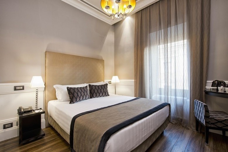 Hotel The Independent Suites
