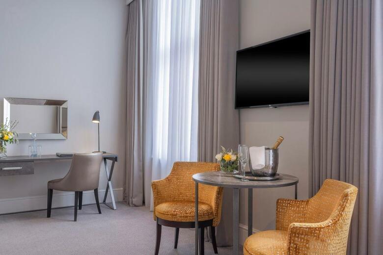 Oatlands Park Hotel