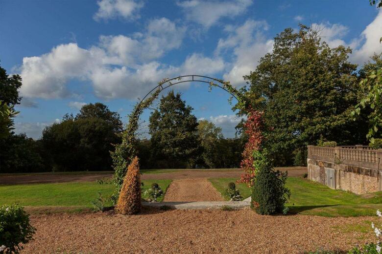 Oatlands Park Hotel