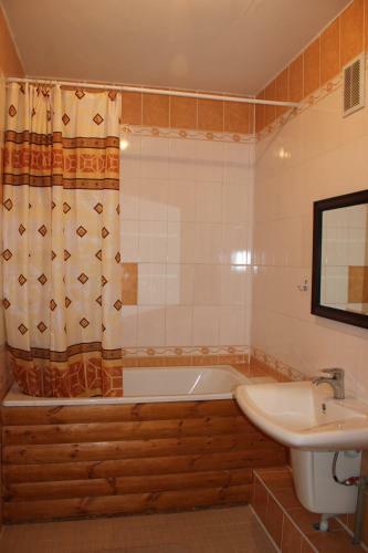 Hostal Argo Guest House