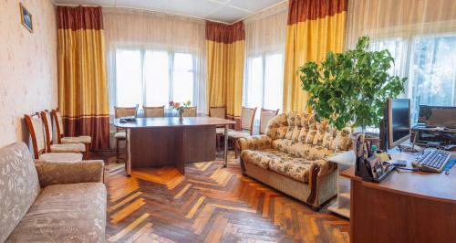 Hotel Enirest
