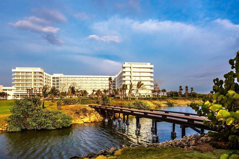Hotel Dreams Karibana Cartagena Golf & Spa Resor