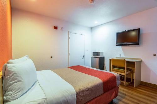 Hotel Motel 6 Bakersfield Airport