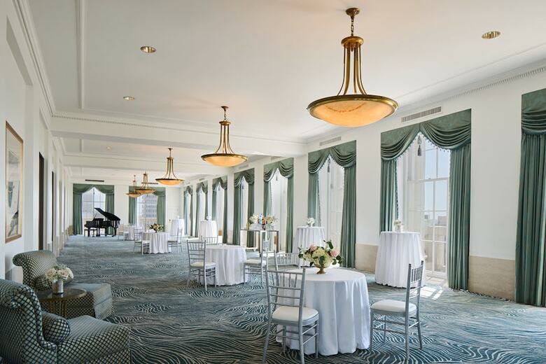 Renaissance St. Louis Grand & Suites Hotel