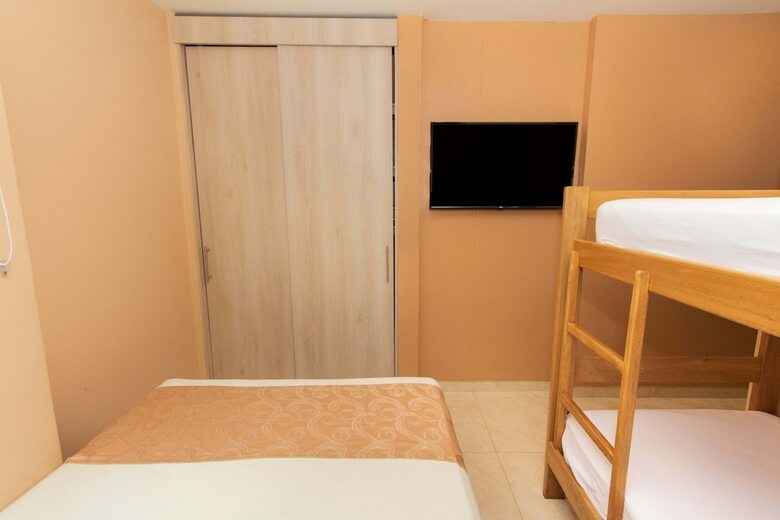 Hotel Aixo Suites