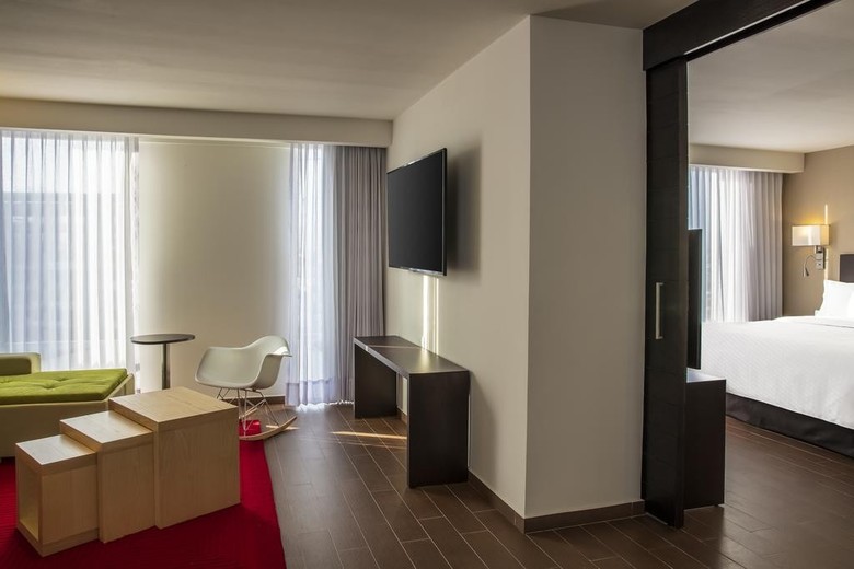 Hotel Fiesta Inn Express Quer�taro Constituyentes