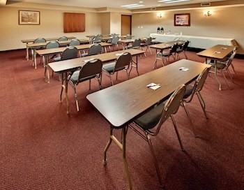Holiday Inn Express Hotel & Suites Watertown