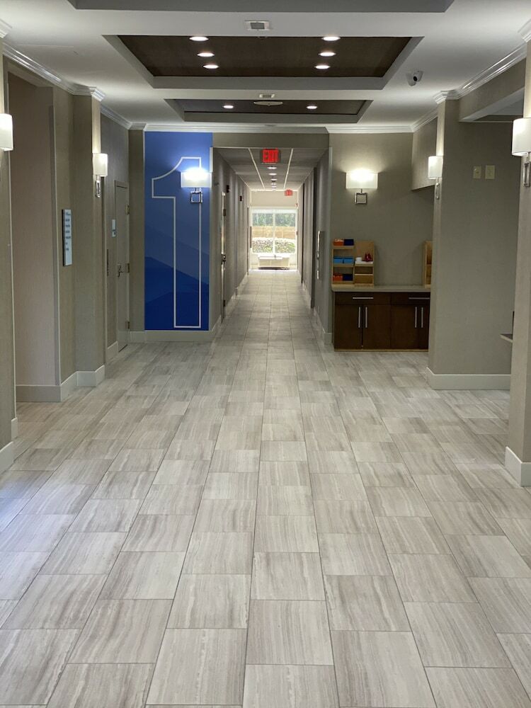Holiday Inn Express Hotel & Suites Auburn