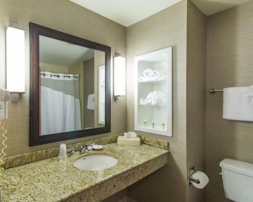Holiday Inn Express Hotel & Suites Auburn