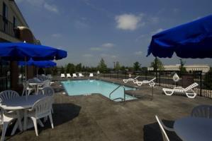 Holiday Inn Express Hotel & Su