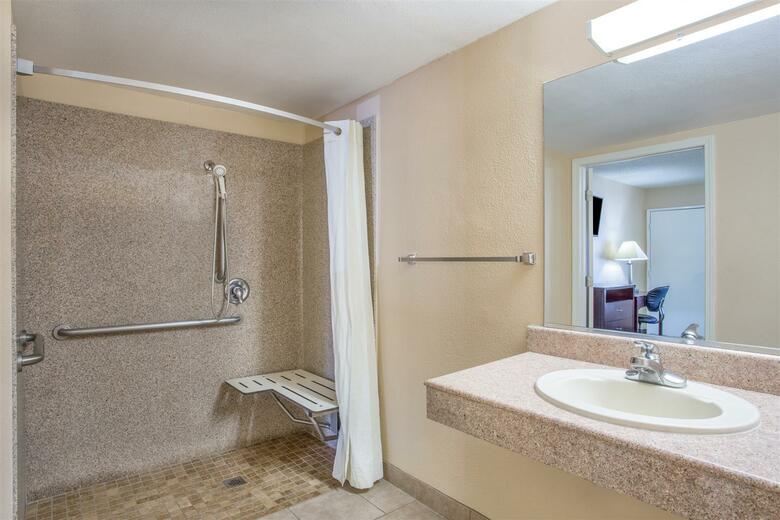 Hotel Super 8 By Wyndham Upland Ontario Ca