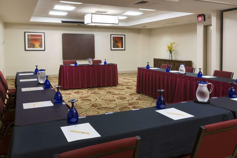 Hotel Doubletree Suites By Hilton Nashville Airport