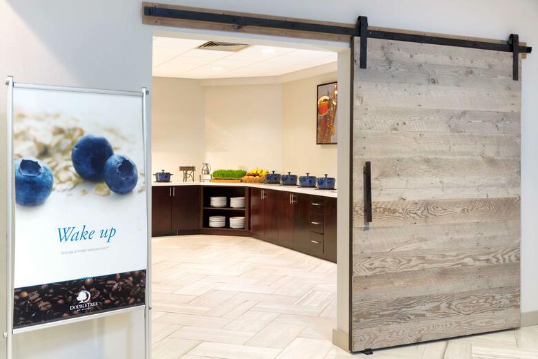 Hotel Doubletree Suites By Hilton Nashville Airport