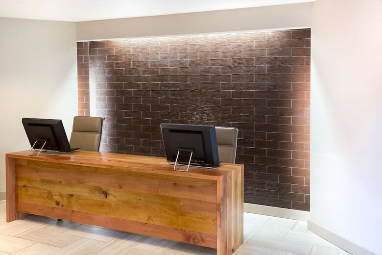 Hotel Doubletree Suites By Hilton Nashville Airport