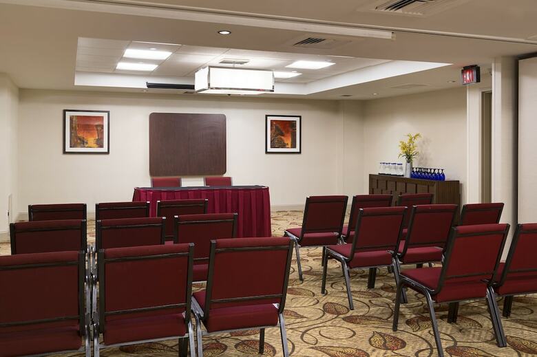 Hotel Doubletree Suites By Hilton Nashville Airport