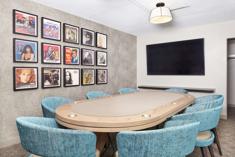 Hotel Doubletree Suites By Hilton Nashville Airport