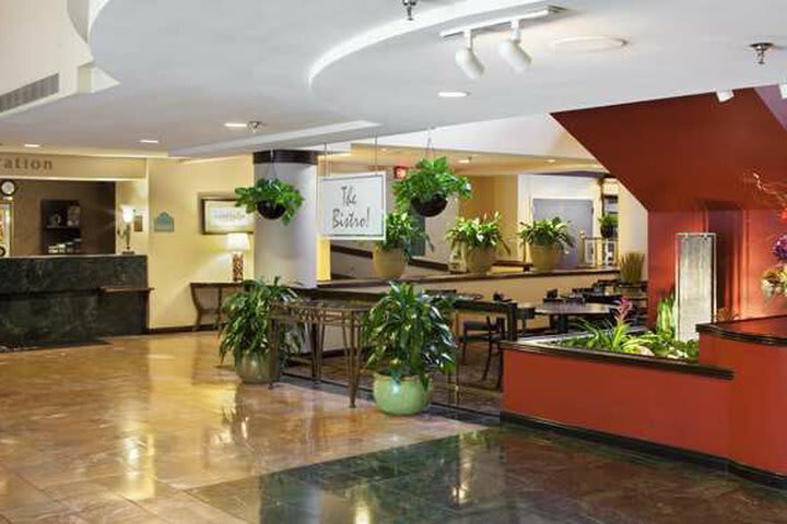 Hotel Doubletree Suites By Hilton Nashville Airport