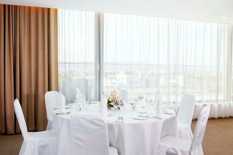 Hotel NH Bratislava Gate One