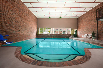 Ramada Limited Chattanooga Hot