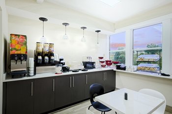 Ramada Limited Chattanooga Hot